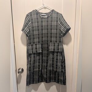 Zara NWOT. Size L sweater dress. Large pockets